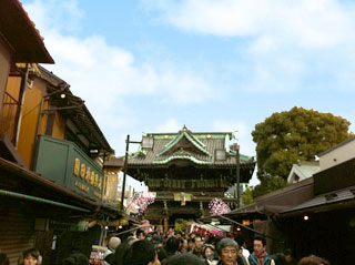 【元旦の帝釈天参道】