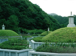 【角田山妙光寺の「安穏廟」】