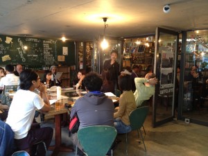 カフェでのセッションにも30名を超える方々が参加してくれた。