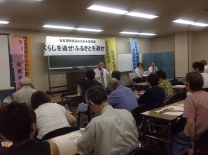 閉廷後の報告会で、意見陳述続行を喜ぶ原告・弁護団・支援者たち